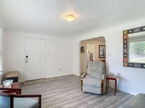 137 S Franklin St in Daytona Beach, FL - Building Photo - Building Photo