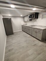 10906 95th Ave, Unit BSM in South Richmond Hill, NY - Building Photo