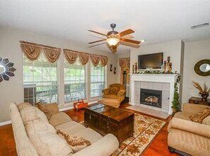 8013 Peony Ct in Fort Worth, TX - Building Photo - Building Photo