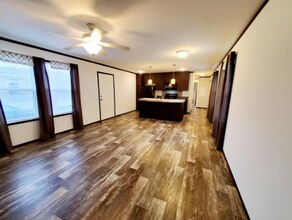 7028 Bayview Dr in Fair Haven, MI - Foto de edificio - Building Photo