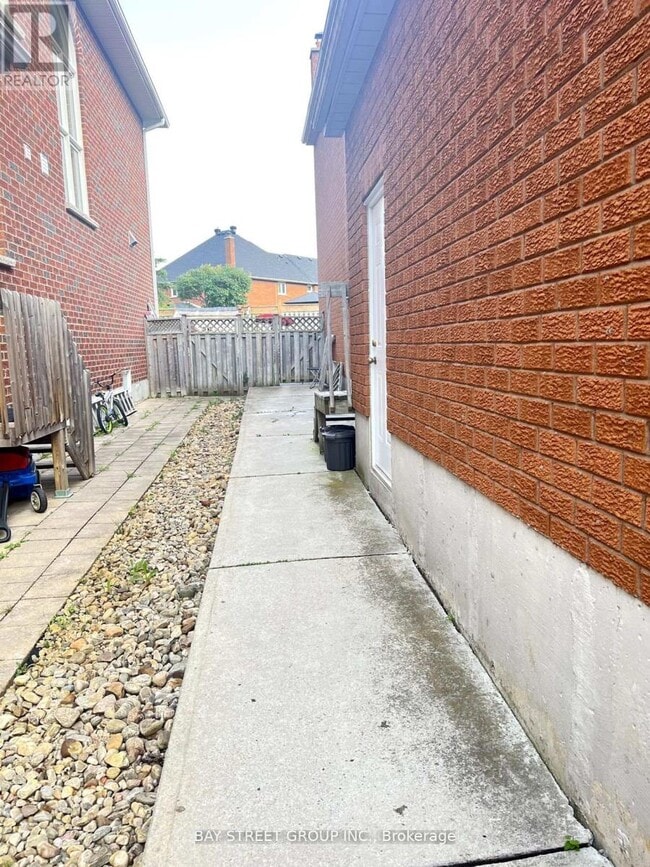 property at 21 Wincanton Rd