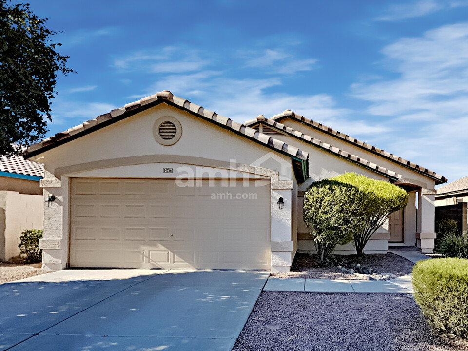 14756 W Hearn Rd in Surprise, AZ - Building Photo