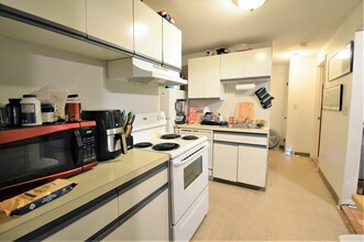 17 Kinross Rd, Unit #1 in Boston, MA - Foto de edificio - Building Photo
