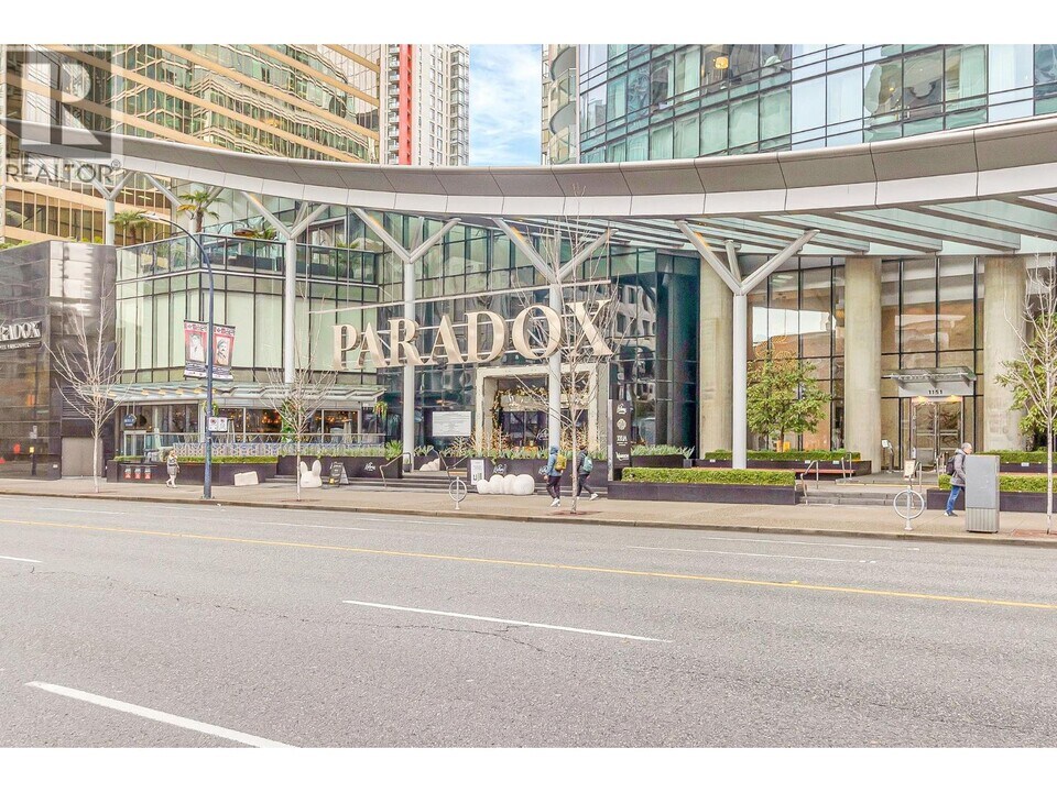 1151 W Georgia St in Vancouver, BC - Building Photo
