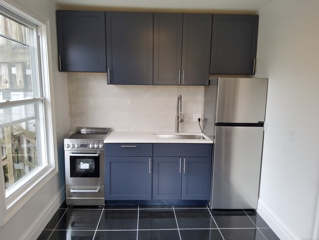 347 Alden Ave in New Haven, CT - Foto de edificio - Building Photo