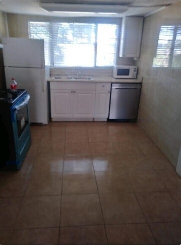 property at 1935 W Walnut St