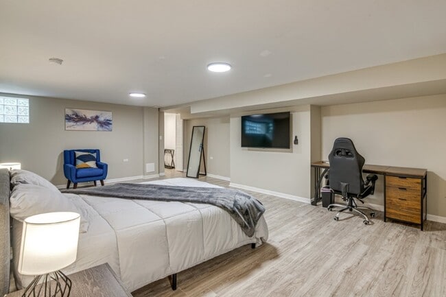 1653 E 70th St in Chicago, IL - Foto de edificio - Building Photo