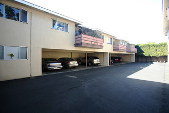 791 Chestnut St in San Carlos, CA - Building Photo - Building Photo