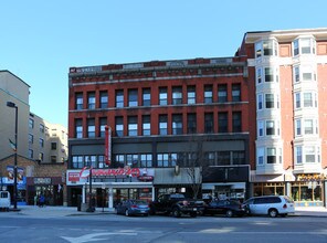 1053-1061 Elm St in Manchester, NH - Foto de edificio - Building Photo