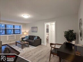 542 W Surf St in Chicago, IL - Foto de edificio - Building Photo