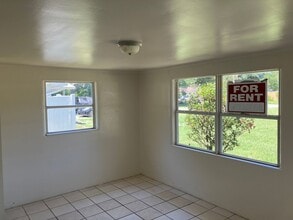 4448 Clay St in Zephyrhills, FL - Building Photo - Building Photo