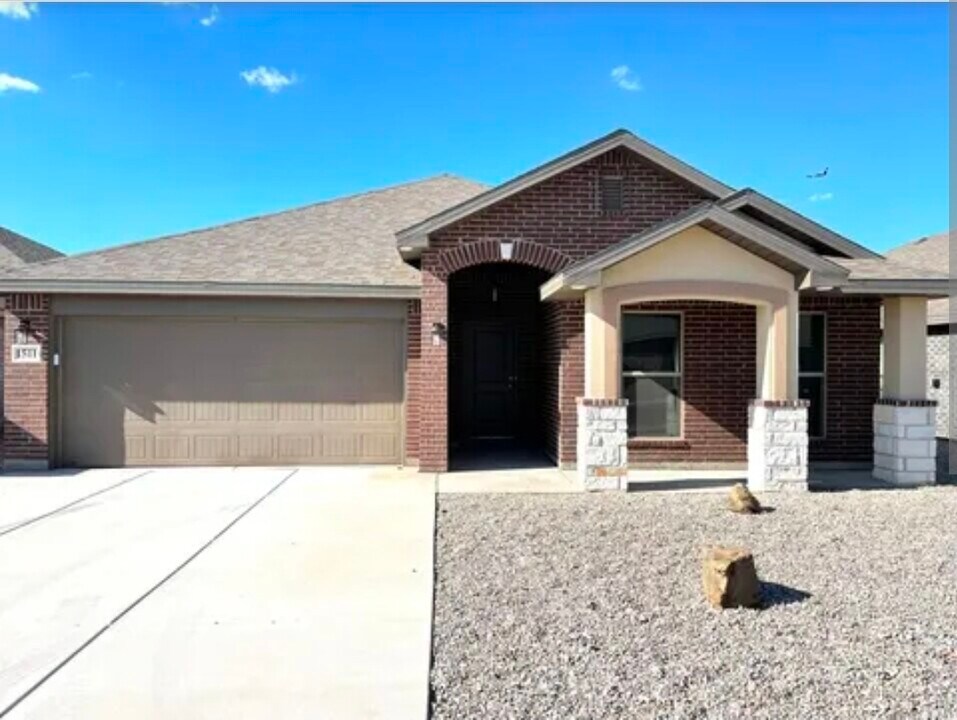 1313 E 95th St in Odessa, TX - Building Photo