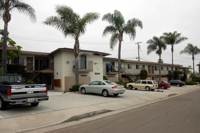 3162 Monroe Ave in San Diego, CA - Building Photo - Building Photo