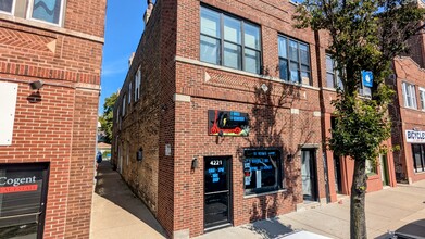 4221 N Elston Ave in Chicago, IL - Building Photo - Building Photo