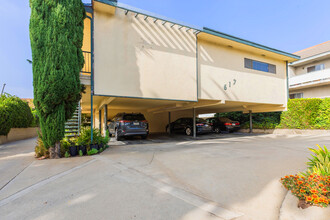 Mound Apartments in South Pasadena, CA - Foto de edificio - Building Photo