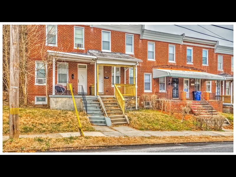 524 E 30th St in Baltimore, MD - Foto de edificio
