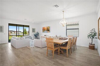 11512 Shady Palm Wy, Unit 10 in Ft. Myers, FL - Building Photo - Building Photo