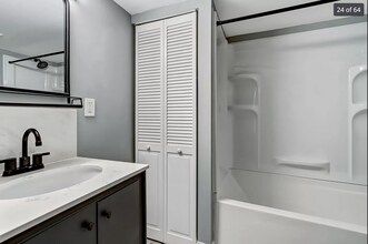 6858 Lockridge Dr NW in Atlanta, GA - Building Photo - Building Photo