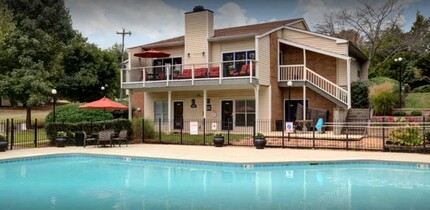 Landmark at Lyncrest Reserve in Nashville, TN - Building Photo - Building Photo