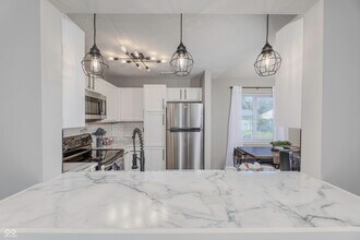 8126 Xenia Dr in Indianapolis, IN - Building Photo - Building Photo