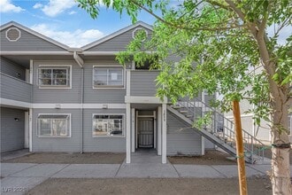 1859 Dwarf Star Dr in Las Vegas, NV - Building Photo - Building Photo