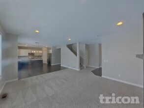 14060 Ailesbury Ave, Unit 1014 in Rosemount, MN - Foto de edificio - Building Photo