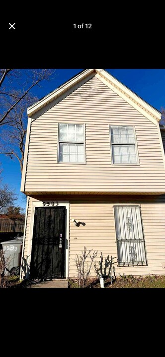 9503 Olde Towne Row in Dallas, TX - Building Photo