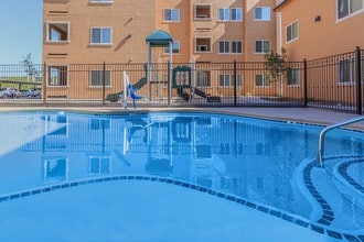 Villas at West Mountain in El Paso, TX - Foto de edificio - Building Photo