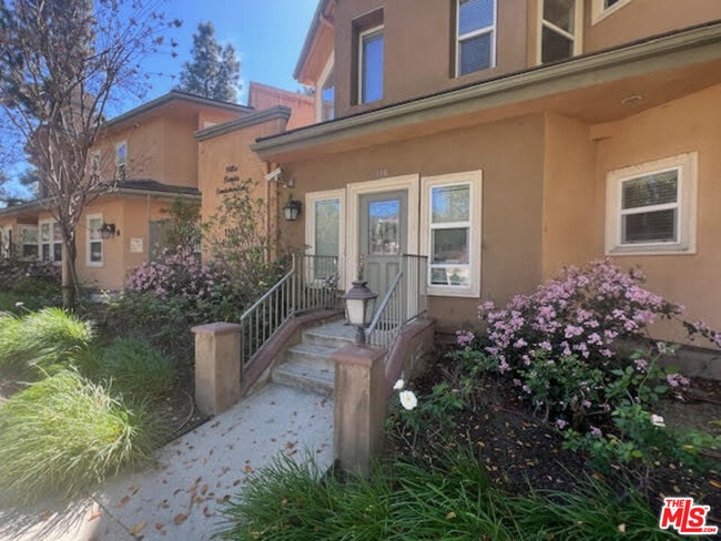 1101 East Ave in Burbank, CA - Building Photo - Building Photo