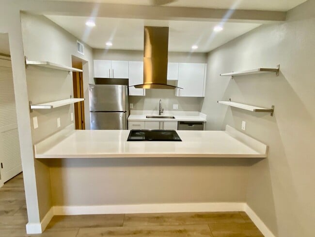 property at 1402 E Guadalupe Rd
