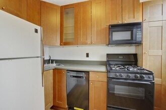 237 Grove St in Jersey City, NJ - Building Photo - Building Photo