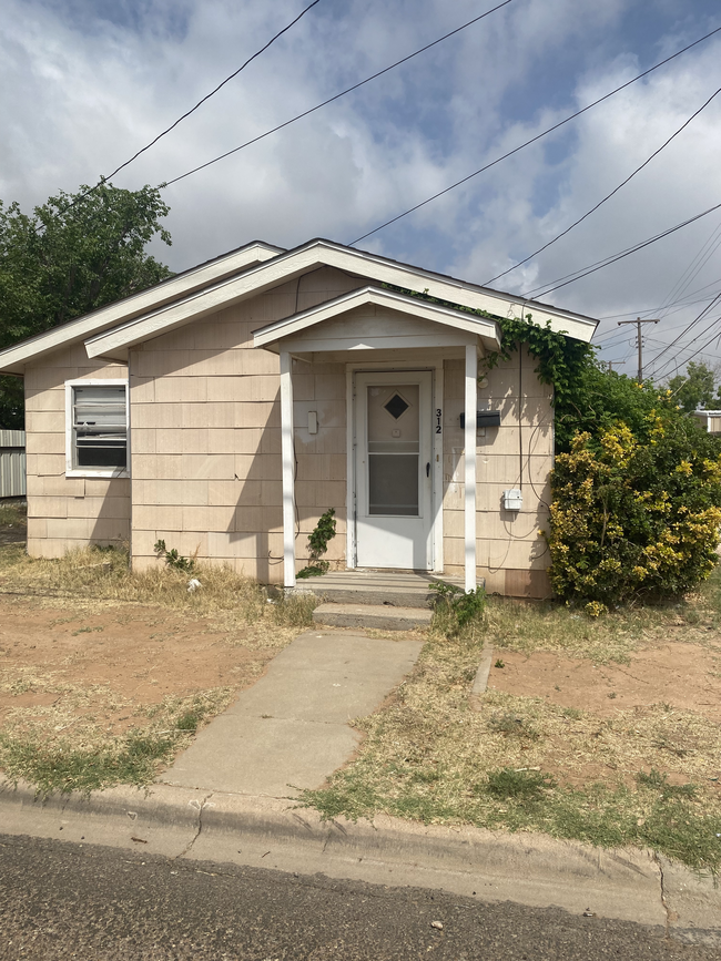 312 W 15th St, Unit 312 W 15th