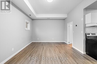 205-205 Gerrard St E in Toronto, ON - Building Photo - Building Photo