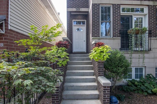 property at 2635 W Cortez St