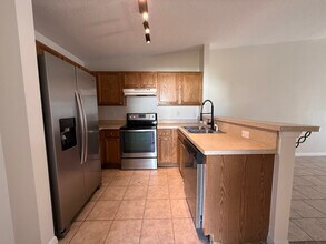 729 Squirrel Ct in Poinciana, FL - Foto de edificio - Building Photo