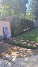 10422 Donner Ave in Stockton, CA - Building Photo - Building Photo