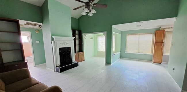10710 Parkland Woods Dr in Sugar Land, TX - Building Photo - Building Photo