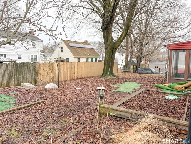 37 Mathewson Ave in Enfield, CT - Building Photo - Building Photo