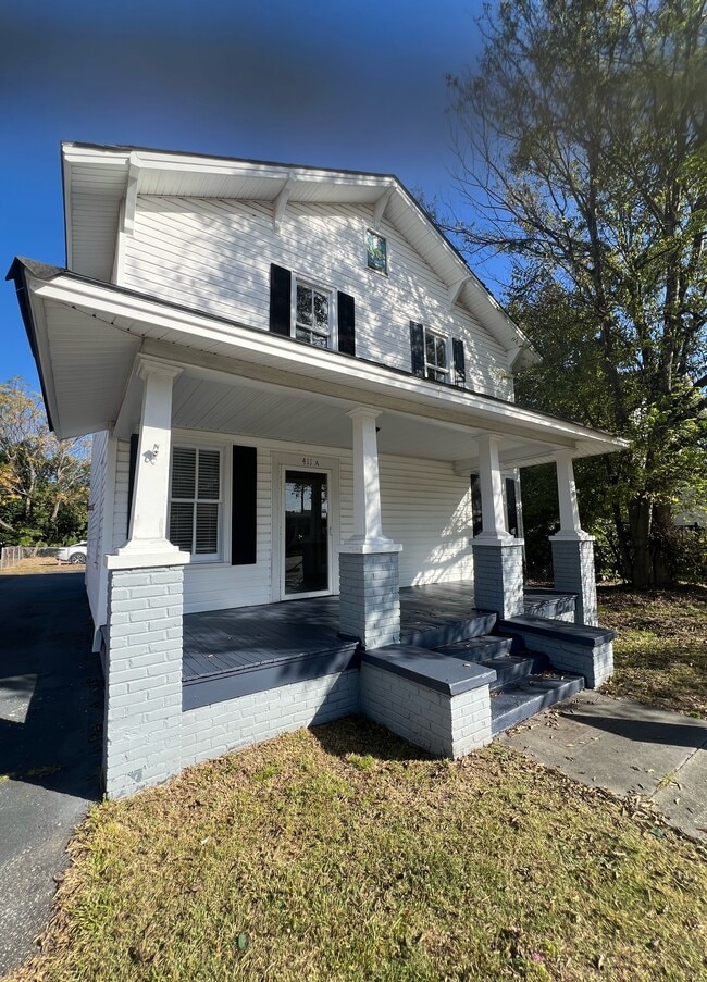 property at 411 W Cheves St