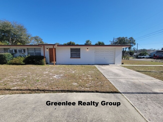 5800 Madison St in New Port Richey, FL - Foto de edificio - Building Photo
