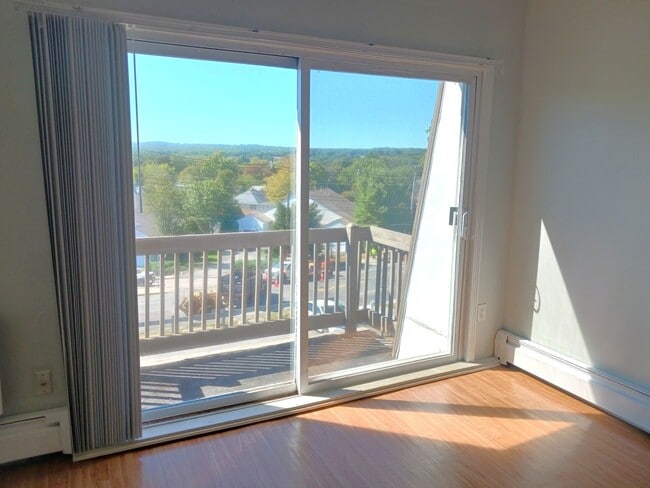 1701 Smith St in North Providence, RI - Building Photo - Building Photo