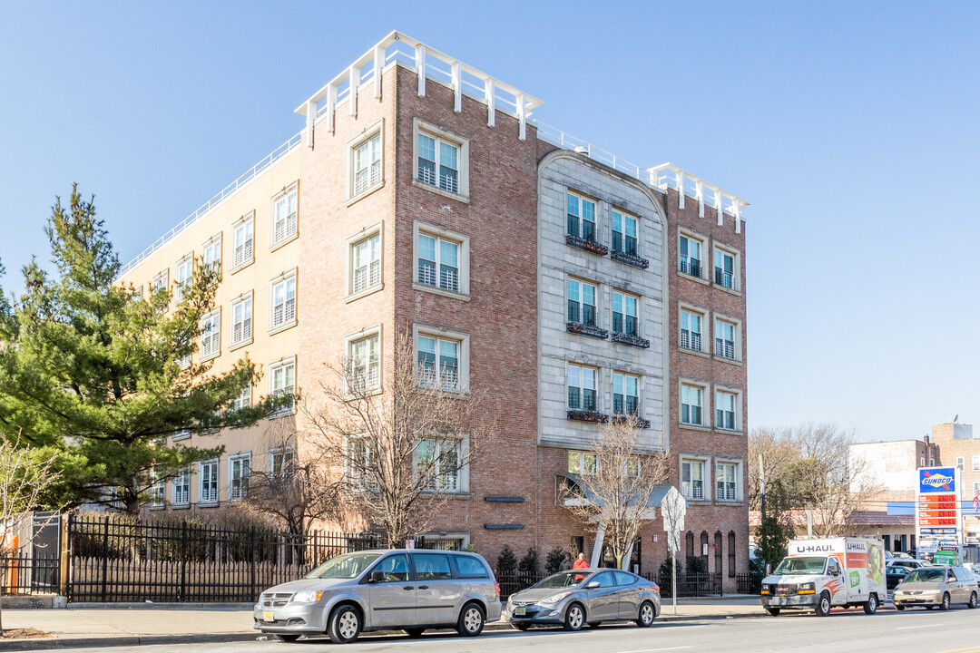 41-47 Broadway in Jersey City, NJ - Building Photo