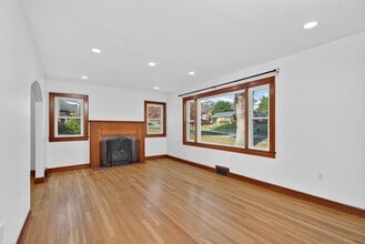 250 Gillespie Dr NE in Abingdon, VA - Building Photo - Building Photo