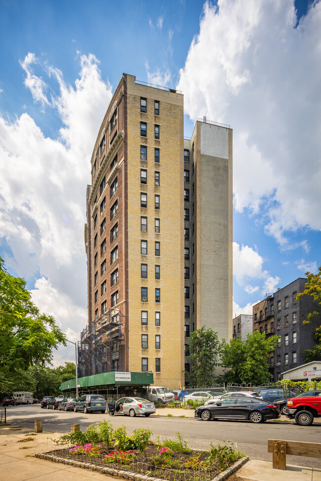 Colonial Parkway Apartments in New York, NY - Building Photo - Building Photo