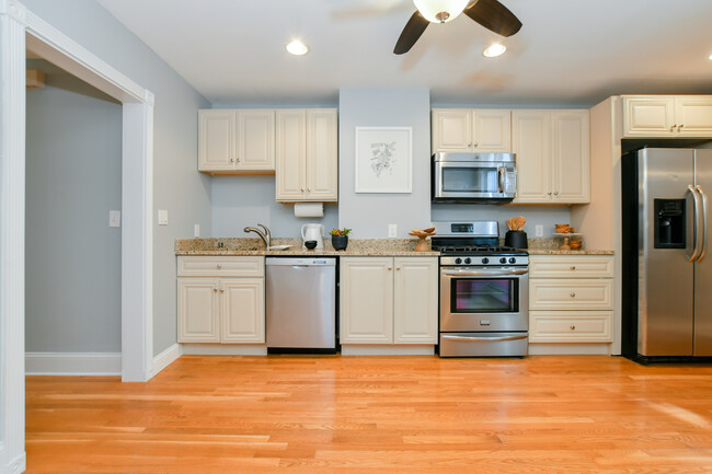 property at 407 E 5th St
