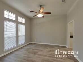 400 Harvest Hill Ln in Venus, TX - Building Photo - Building Photo