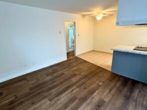 Oak Street Apartments in Lomita, CA - Building Photo - Building Photo