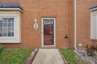 725 Mill Landing Rd in Chesapeake, VA - Foto de edificio - Building Photo
