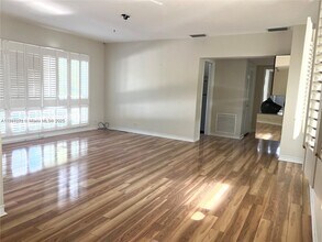9920 Collins Ave in Bal Harbour, FL - Building Photo - Building Photo