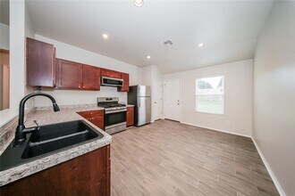 7601 Lipizzan Rd in Oklahoma City, OK - Building Photo - Building Photo